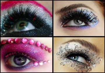 know the ways to apply glitter eye shadow