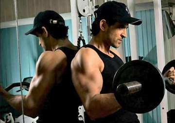 hrithik roshan imparts tips for right physique