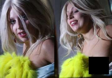 lady gaga suffers terrible wardrobe malfunction