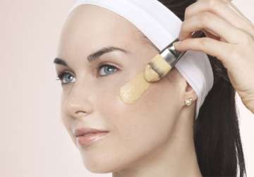 best ways to apply foundation flawlessly
