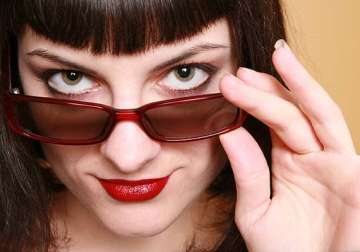 wear sunglasses to avoid common eye disease