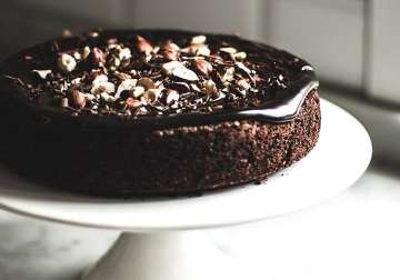 how to make eggless chocolate cake