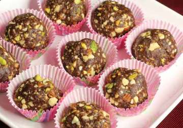 ramadan special easy to make date nut laddoo recipe