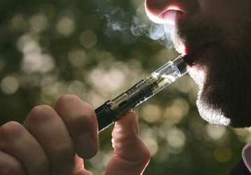 e cigarette can directly kill lung cells study