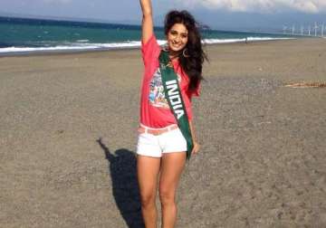 india s alankrita sahai out of miss earth 2014 pageant