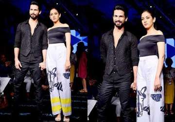 shahid mira hand in hand at masaba s lfw show