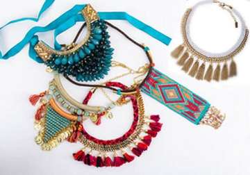 light neck jewellery for summers