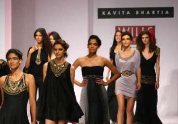wifw 2014 kavita bhartia pays tribute to karigars