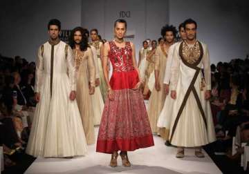 india fashion week 2015 samant chauhan makes white hued rajputana statement