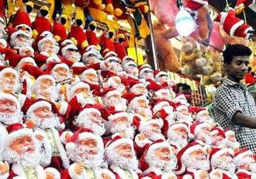 india sets new guinness world record of collecting santa clause