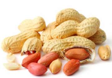 have peanuts with meal to ward off heart diseases