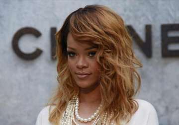 rihanna shelled out 6 000 pounds on nail technician