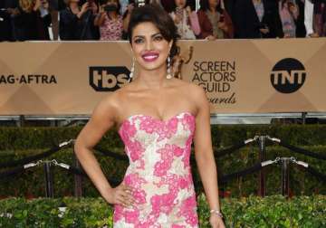 this is what priyanka chopra will be wearing at oscars 2016