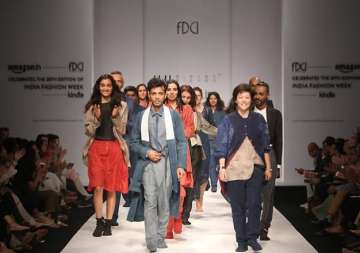 amazon ifw day 4 fashion mag editors designers walked the ramp for 11.11/eleven.eleven