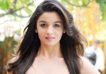 alia bhatt expresses love for fans through this special dress