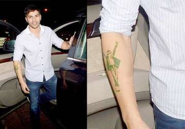 varun dhawan flaunts a mj tattoo joins the tattoo brigade of bollywood see pics
