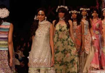 shaan e pakistan indo pak designers exhibit their craft at the event