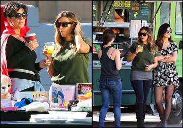 it s a yard sale for charity by kardashians view pics