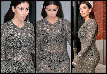 kim kardashian ends up flaunting lingerie at honour dinner for anna wintour in new york see pics