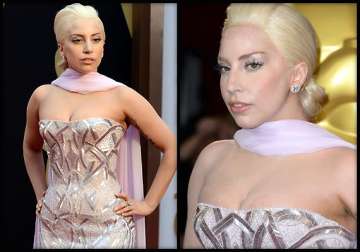 oscars 2014 lady gaga sports indian style at red carpet view pics