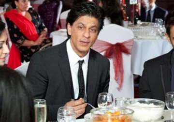 shah rukh khan loves food served on flight