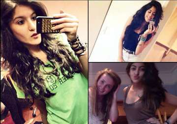 shanaya kapoor snatches hottie selfie queen title from navya jhanvi see pics