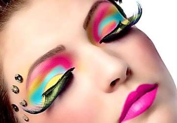 enhance your daily look with simple makeup tips see pics