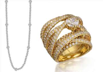 varuna d jani wows women with solitaire range