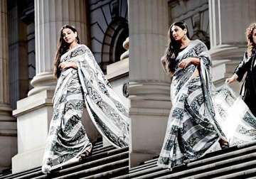 vidya balan looks stunning in susan dimasi s saree see photoshoot pics