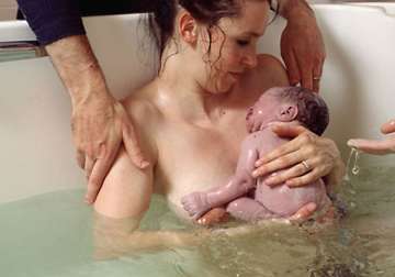 water birth new mirror to help midwives for safer deliveries see pics