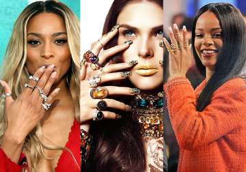 celebs smitten by sparkling midi rings