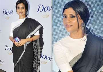 simple yet elegant konkana sen drapes a black white saree at dove event see pics