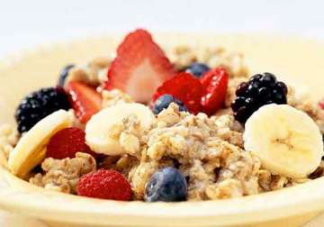instant oatmeal in breakfast manages hunger better see pics