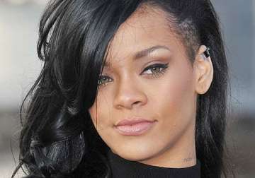 rihanna doles out tips for clear skin
