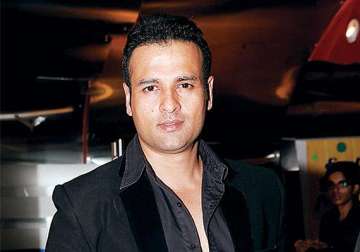 rohit roy urges parents to keep children away from mobile phones