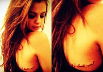 check out selena gomez s newest addition to her tattoo collection see pics