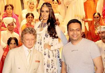 shraddha kapoor looks enthralling in rohit bal s collection for jabong see pics