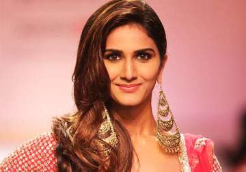 lfw 2014 vaani kapoor stuns as showstopper for payal singhal