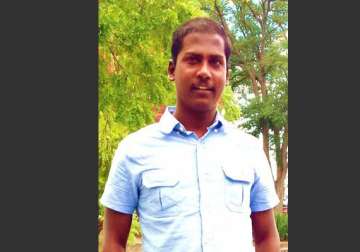 another tamil asylum seeker sets himself alight in australia