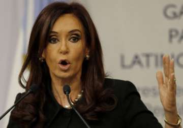 argentine president kirchner undergoes thyroid cancer surgery