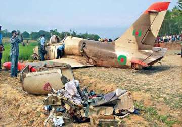 army training aircraft crashes in bangladesh