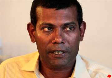 arrest warrant against nasheed family flees to sri lanka