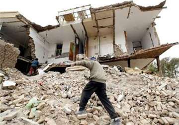 at least 100 injured in iran earthquake reports