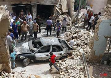 at least three killed in iraq s car bomb attack 14 wounded
