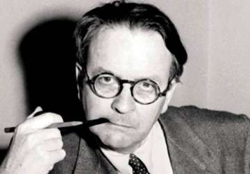author raymond chandler wife reunited after death