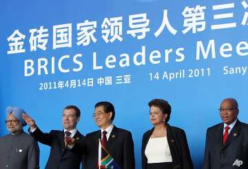 brics leaders sign pact on using own currencies for credits grants
