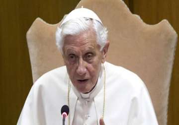 benedict to move into retirement home inside vatican