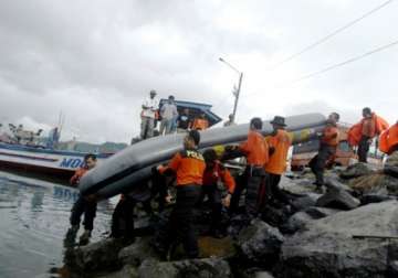 boat sinks off eastern indonesia 14 missing