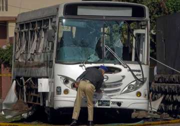 bomb blast targets bus pakistan s space agency 1 killed