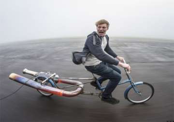 british plumber creates world s jet powered bicycle